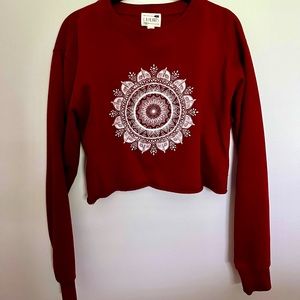 Soft, Crop top sweatshirt great for summer!